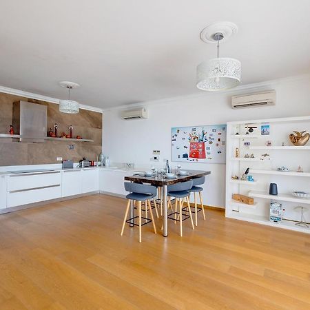Seafront Apartment In Sliema With Pool, Upmarket Complex Luaran gambar