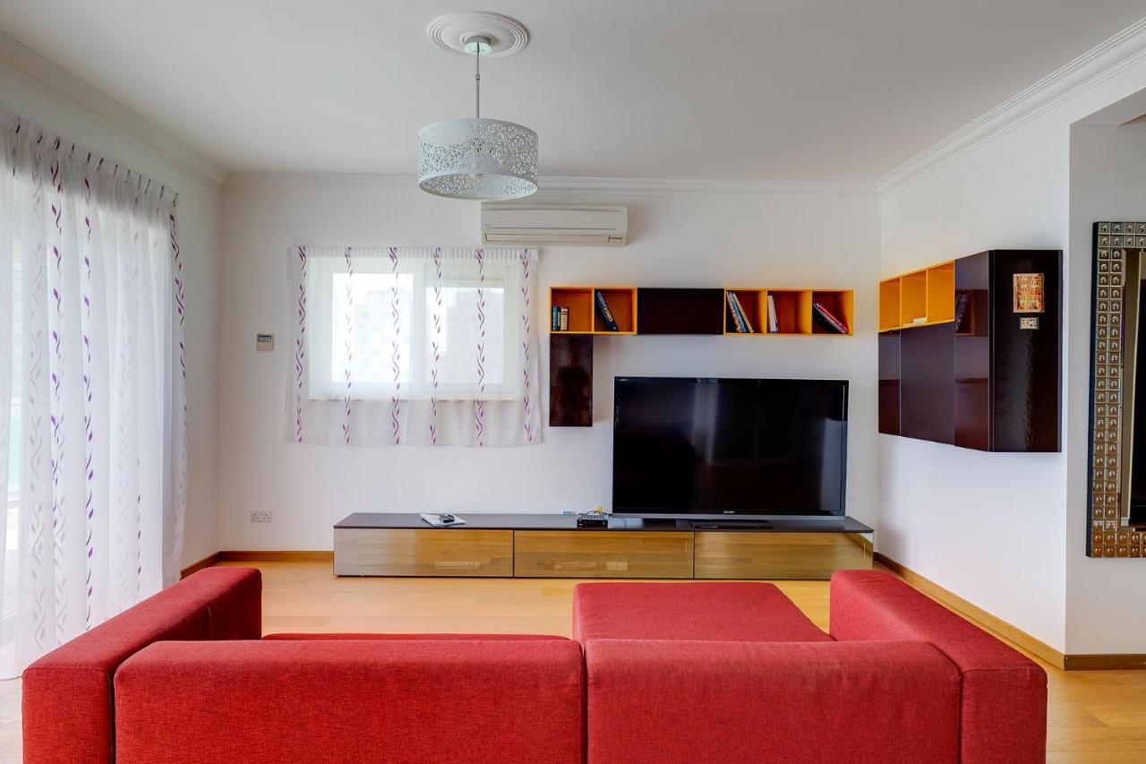 Seafront Apartment In Sliema With Pool, Upmarket Complex Luaran gambar