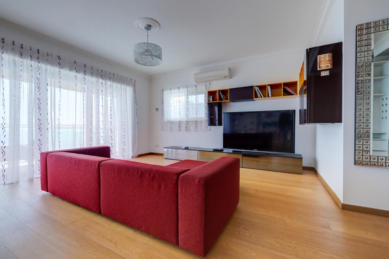 Seafront Apartment In Sliema With Pool, Upmarket Complex Luaran gambar