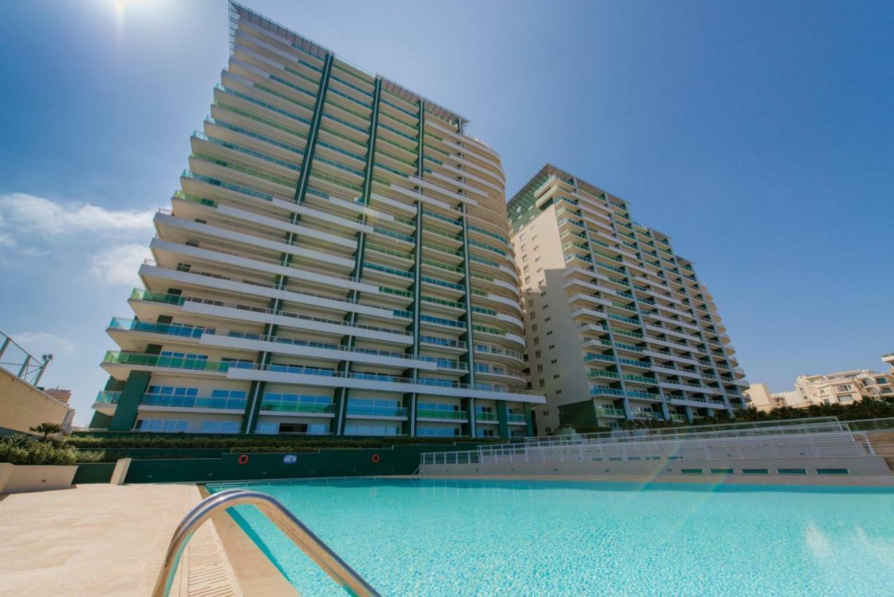Seafront Apartment In Sliema With Pool, Upmarket Complex Luaran gambar